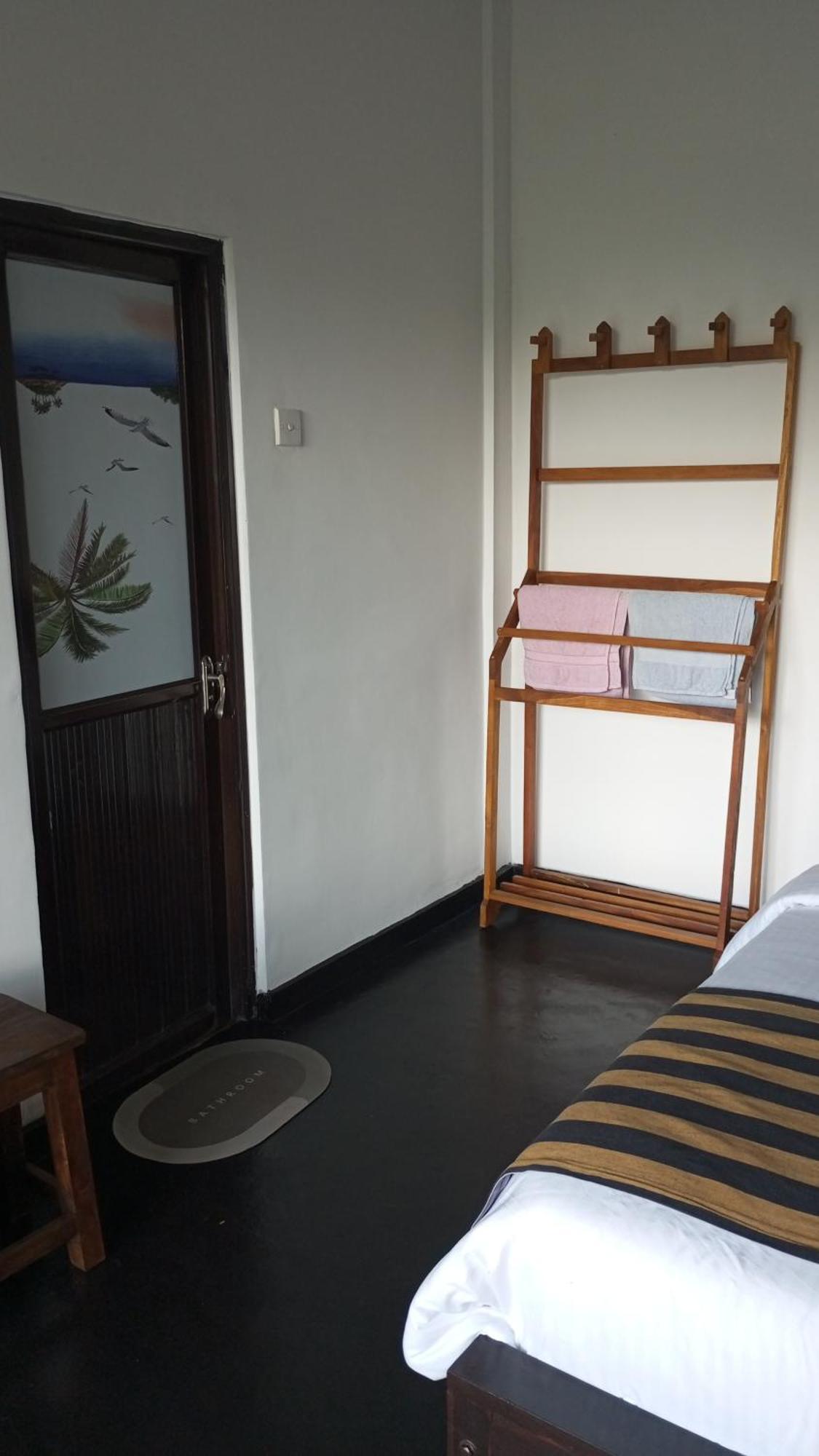 Chanidu Ella Inn Habitación foto